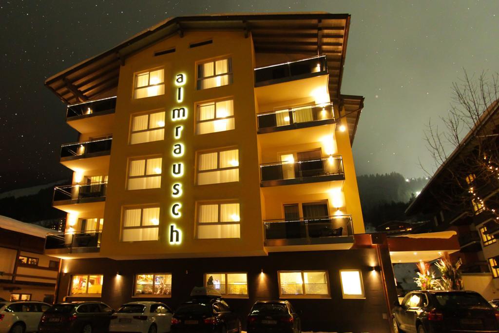 Hotel Almrausch Saalbach-Hinterglemm Exterior photo