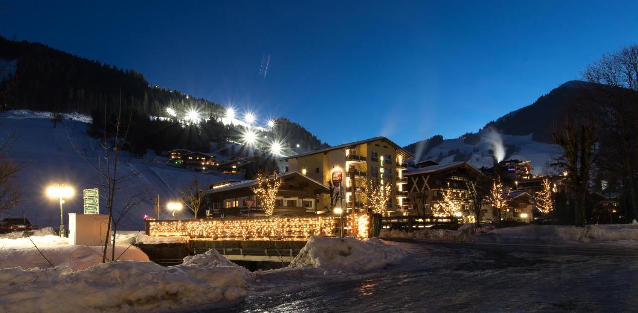 Hotel Almrausch Saalbach-Hinterglemm Exterior photo